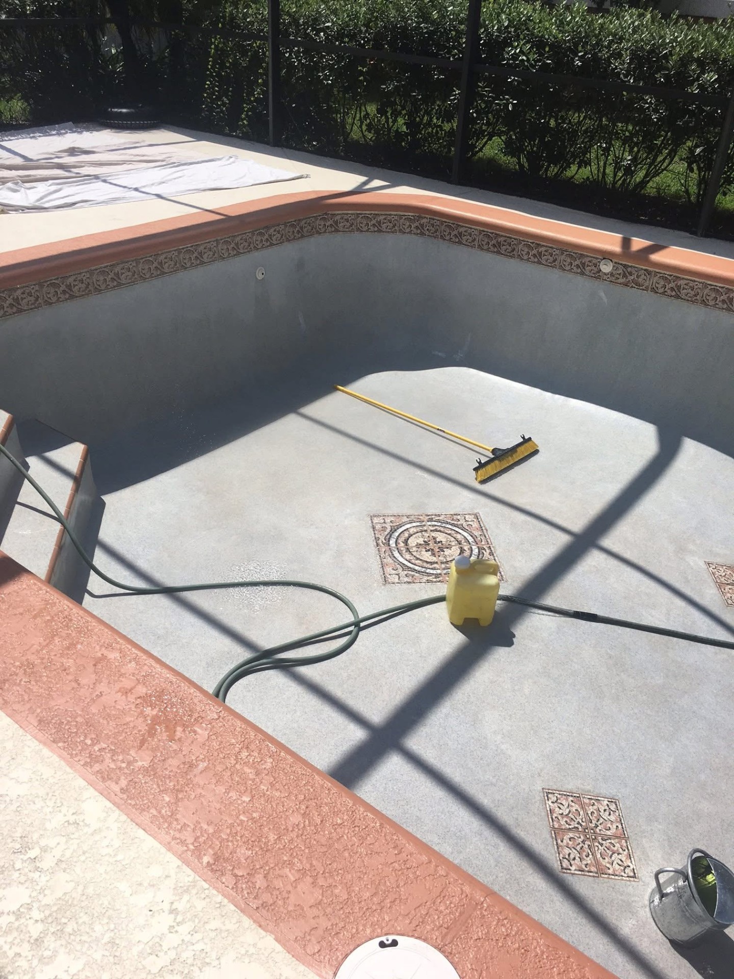 Pool walls and floor cleaned during full recovery service